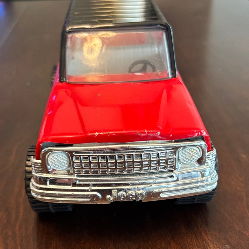 Tonka Red and Black Jeep Cherokee Chief Die-Cast SUV- Vintage - Picture 2 of 9
